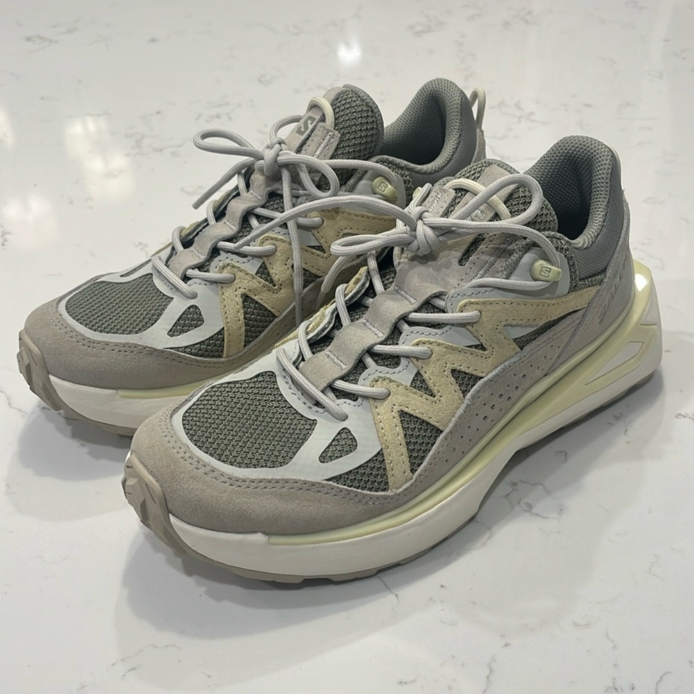 Salomon Men's Athletic Shoes in Gray and Beige